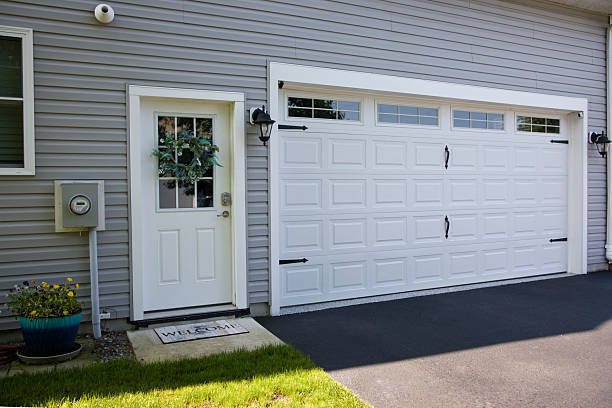 24/7 Emergency Garage Door Panel Replacement experts in Crown Heights, NY